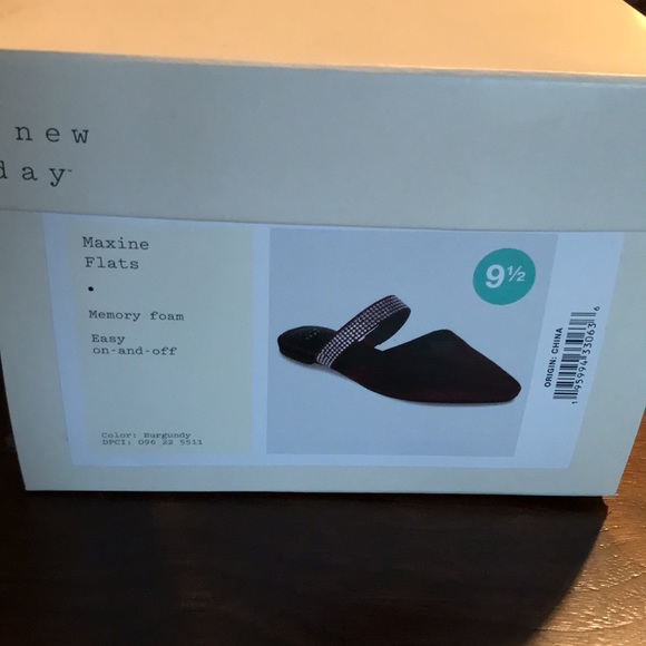 a new day Maxine's Mules - Burgundy Velvet Shoes NWT - Picture 2 of 3